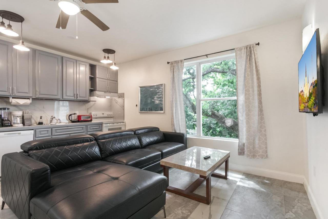Breathtaking Near French Quarter Apartment