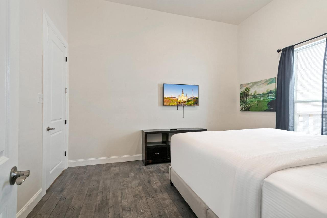 Breathtaking Near French Quarter Apartment New Orleans