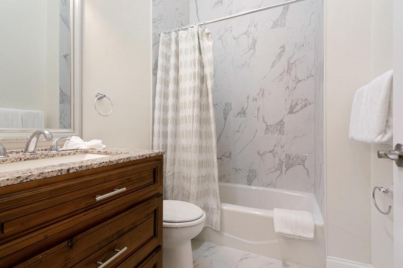 Breathtaking Near French Quarter Apartment *