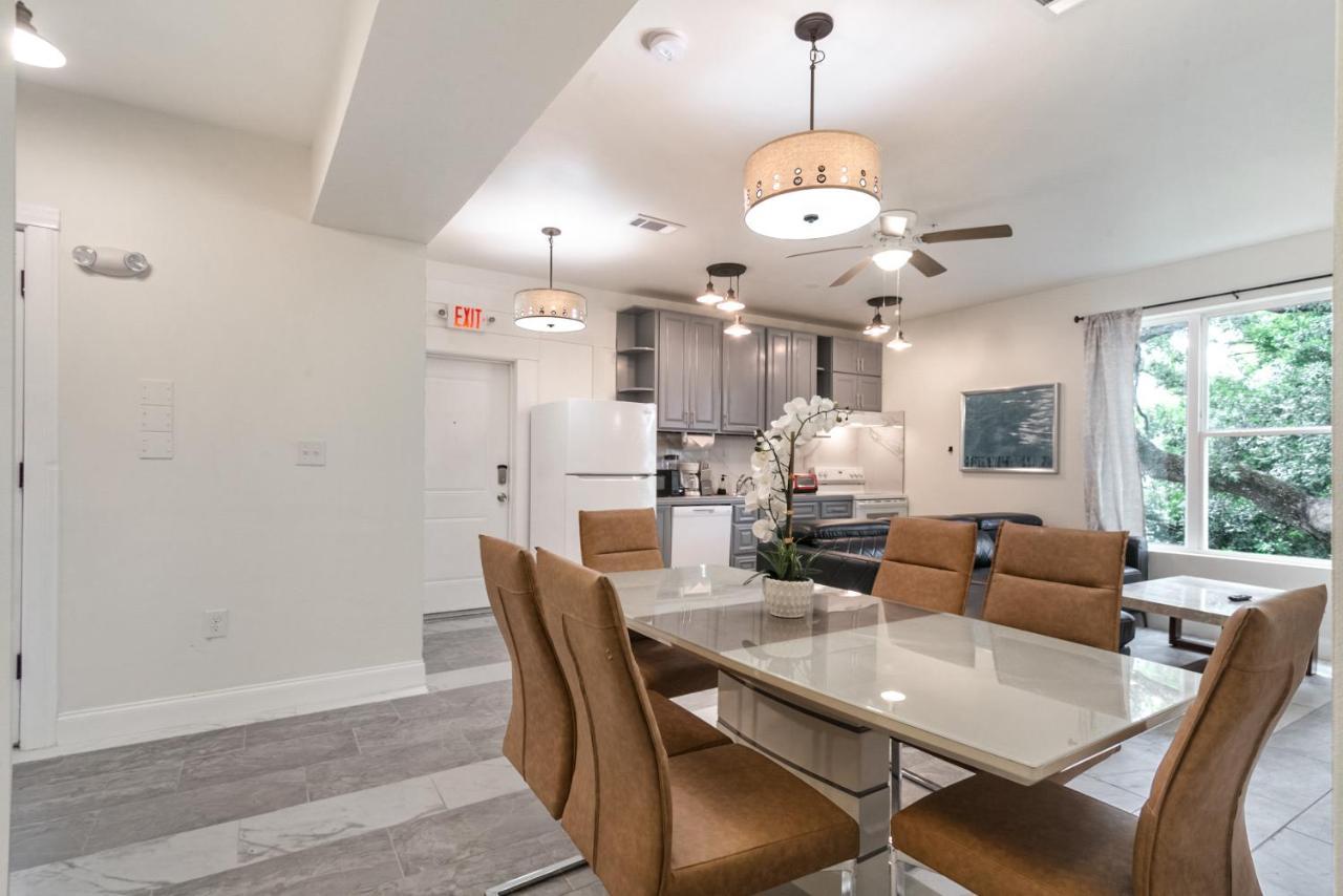 Breathtaking Near French Quarter Apartment