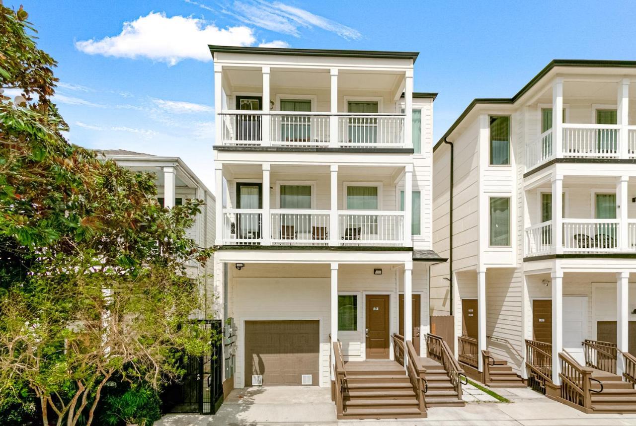 Breathtaking Near French Quarter Apartment